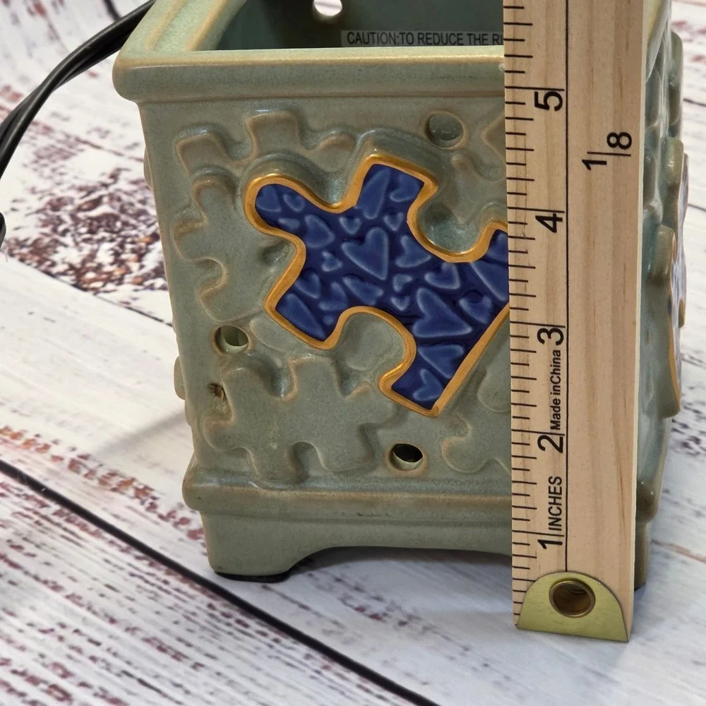 Scentsy Wax Warmer Green Excellent Piece by Piece Autism Awareness WORKS
